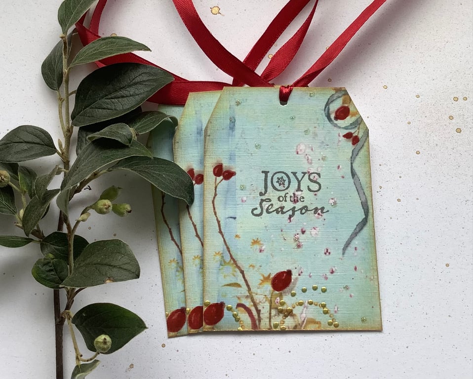CHRISTMAS gift tags ( set of 3) ' Rosehips '...ready to ship...