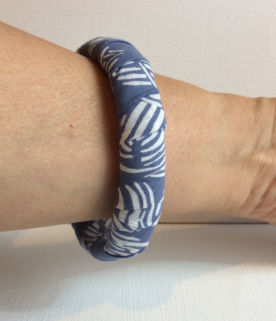 Bangle, bracelet, fabric wrapped, slip on, blue and white