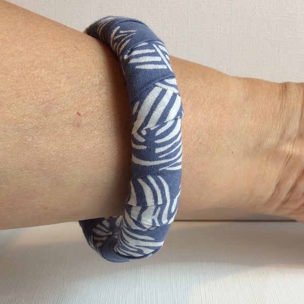 Bangle, bracelet, fabric wrapped, slip on, blue and white