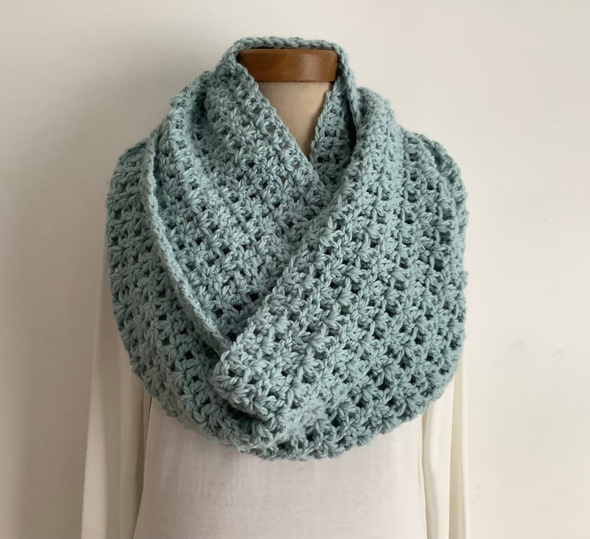 INFINITY SCARF , cowl , neckwarmer .Alpaca blend. Super-soft.Duck egg blue.
