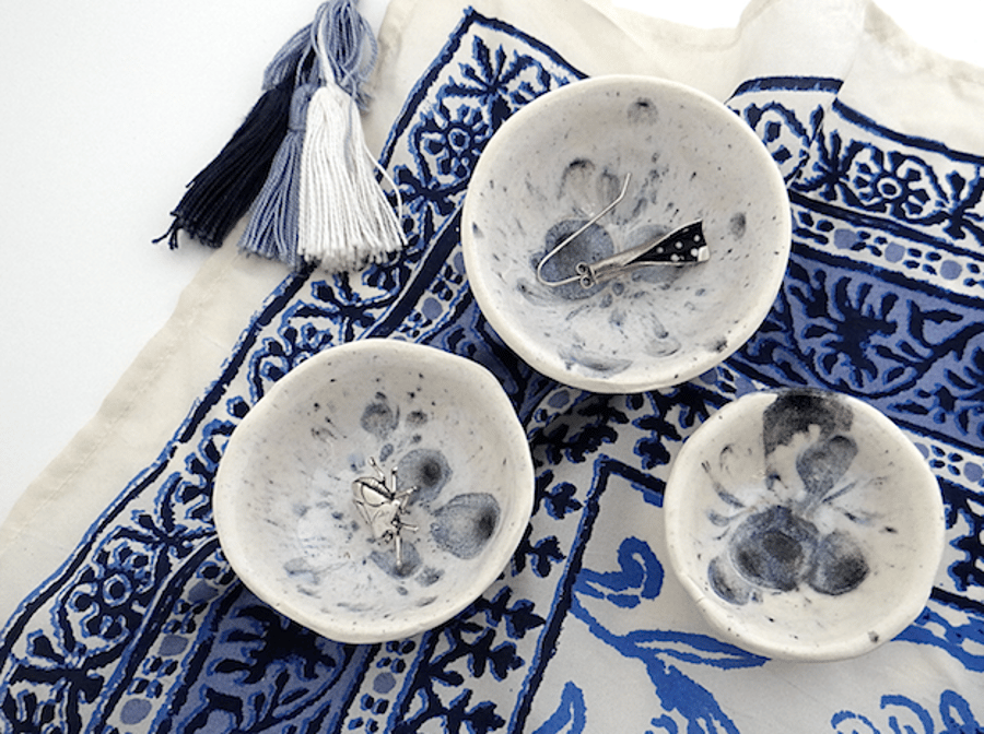 Set of 3 handmade ceramic trinket jewellery bowls - white, royal & midnight blue