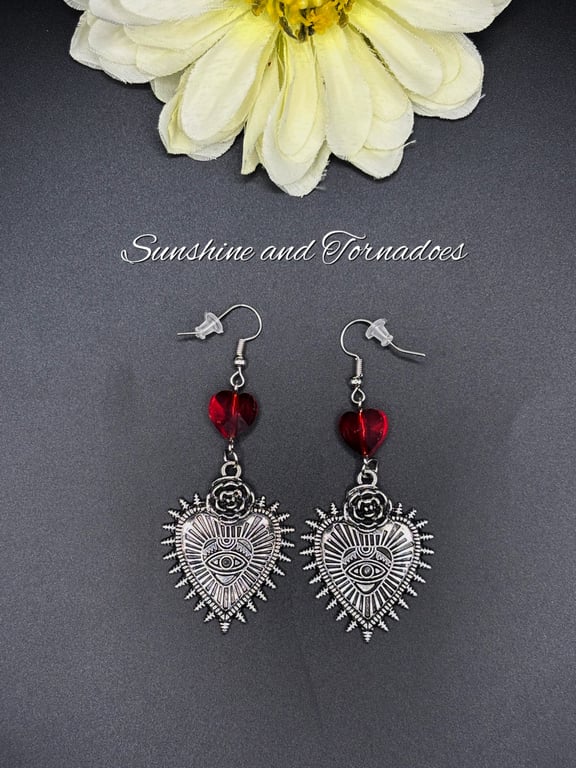 Gothic All Seeing Eye Earrings - Red Heart Earrings - Handmade - Drop Earrings