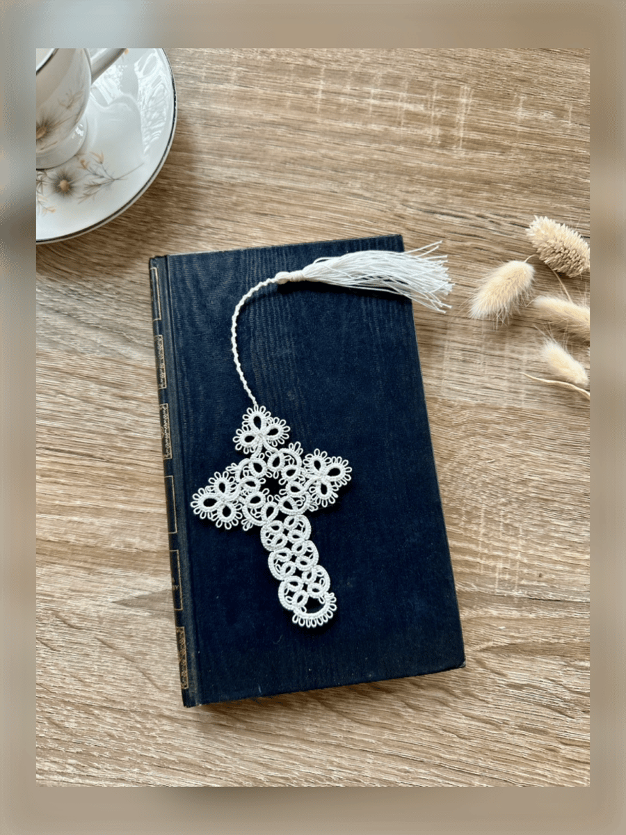 Tatted lace cross bookmark small