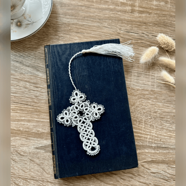 Tatted lace cross bookmark small
