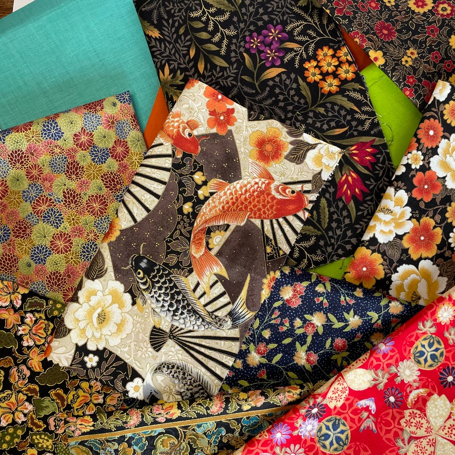 Patchwork package - Flowers and plains in a bright with black palette