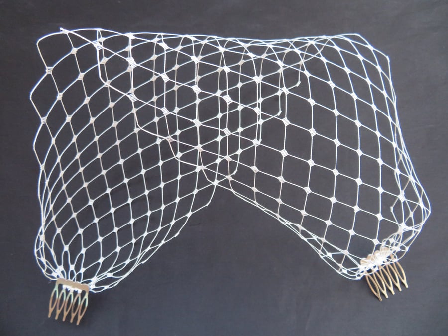 Ivory Narrow Merry Widow Bandeau Eye Brides Bridal Vintage Veil 