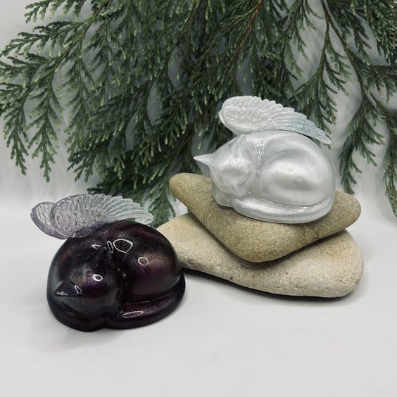 Angelis Felinus Resin Sleeping Cats with Glitter Wings, Memorial Ornament, Gift