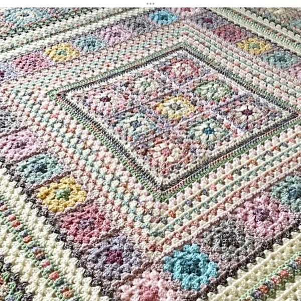 Crochet granny square blanket 