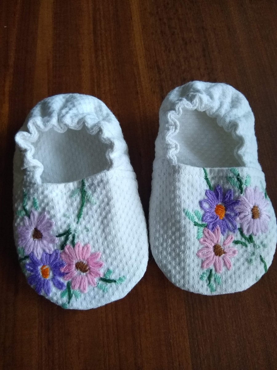 Cotton Baby Shoes with Vintage embroidery to fit 0 - 3 months
