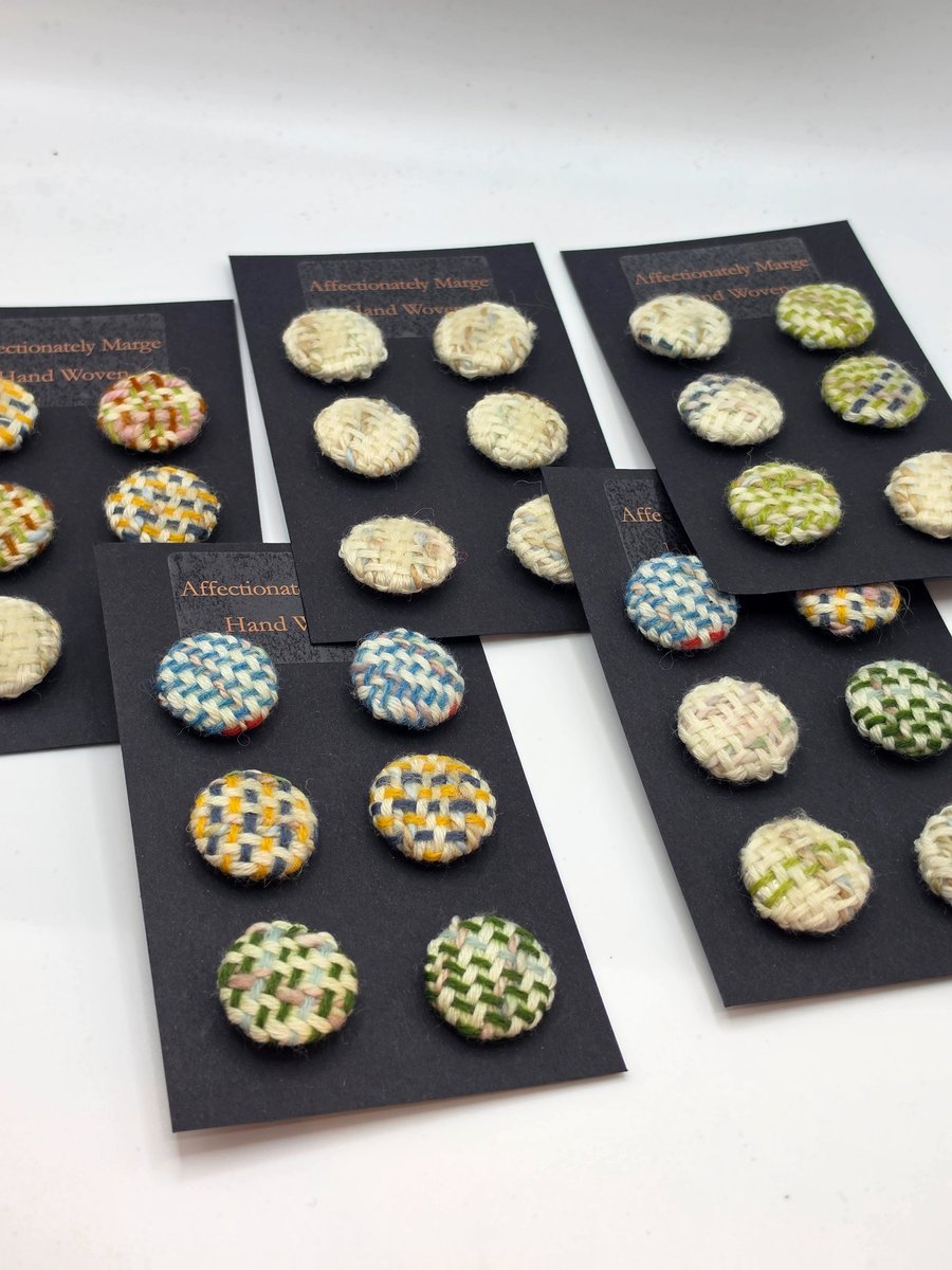 Woven buttons 