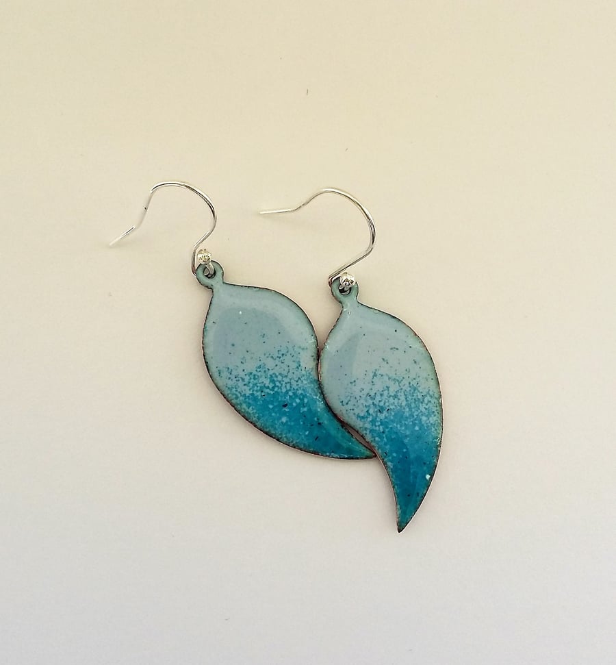 Leaf shape earrings in enamelled copper 245