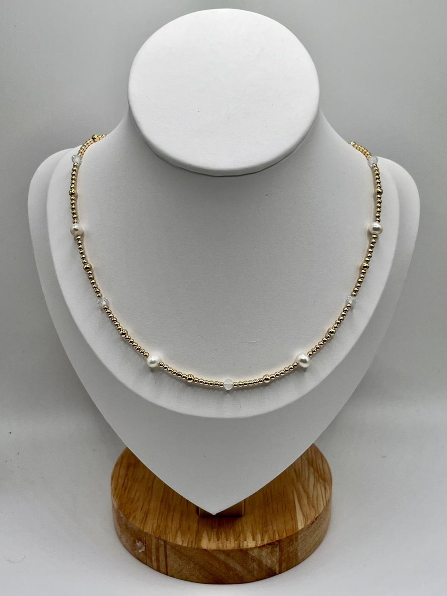 Fresh Water Pearl Necklace 
