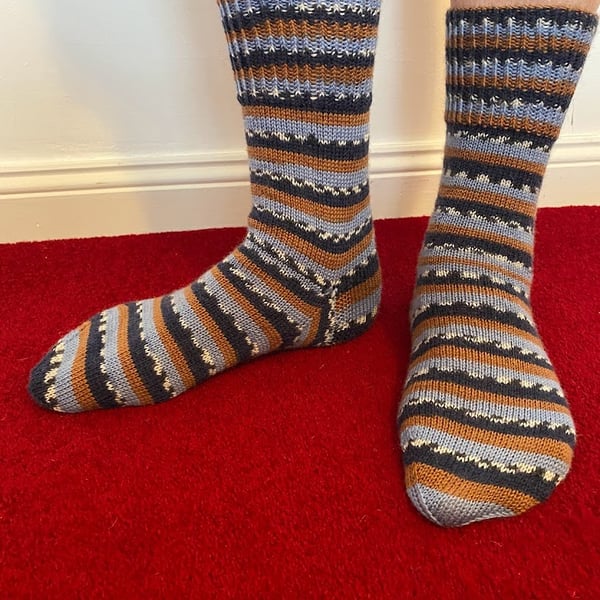 Men's Variegated Handknitted Woollen Socks Treated with Aloe Vera
