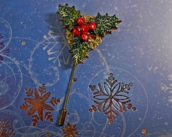 Christmas HOLLY & BERRIES PIN Bronze Tone Filigree Lapel HANDMADE HAND PAINTED