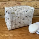 Snails And Mushrooms Print Quilted Fabric Box Shape Wash Bag