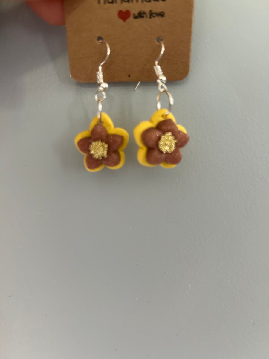 Dangle flower earrings