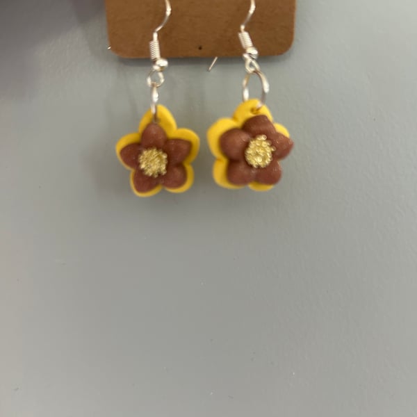 Dangle flower earrings