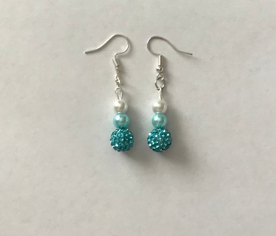 Dancing Queen glistening earrings 