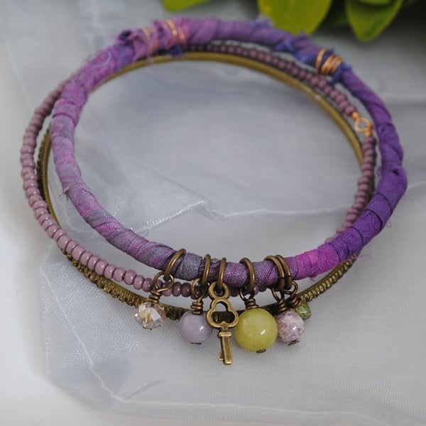 Sari bangle charm bracelet set purple with jade