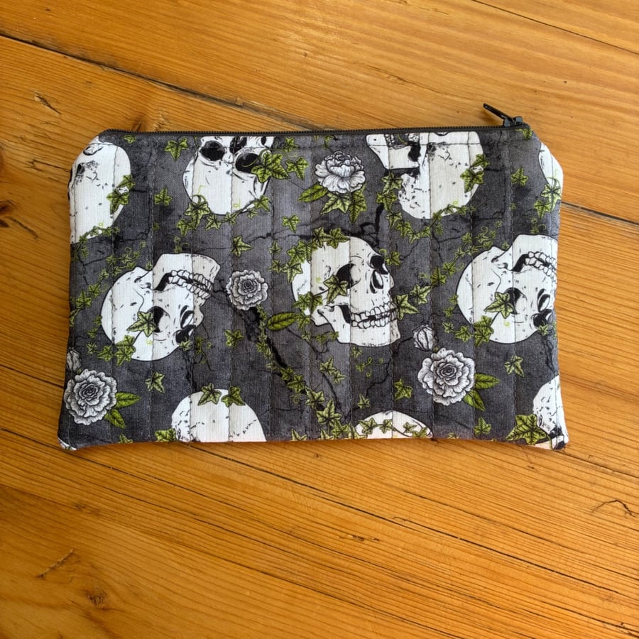 Skulls And Ivy Quilted Fabric Organiser Pouch