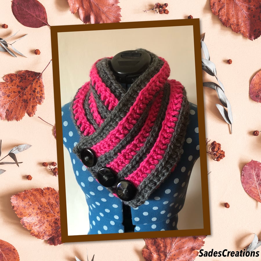 Super warm Chunky snood with buttons. 
