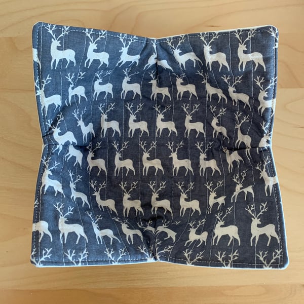 Reindeer Print Quilted Fabric Reversible Bowl Cosy