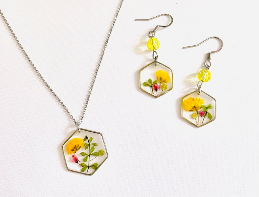 Hexagon necklace and earrings set, botanical earrings, real flower jewellery 