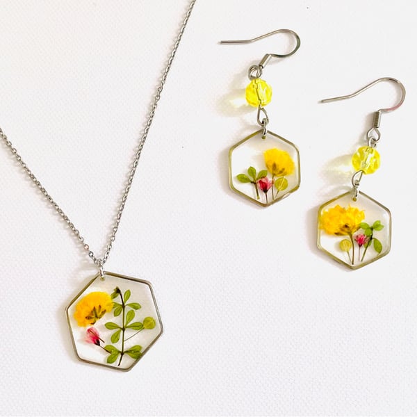 Hexagon necklace and earrings set, botanical earrings, real flower jewellery 