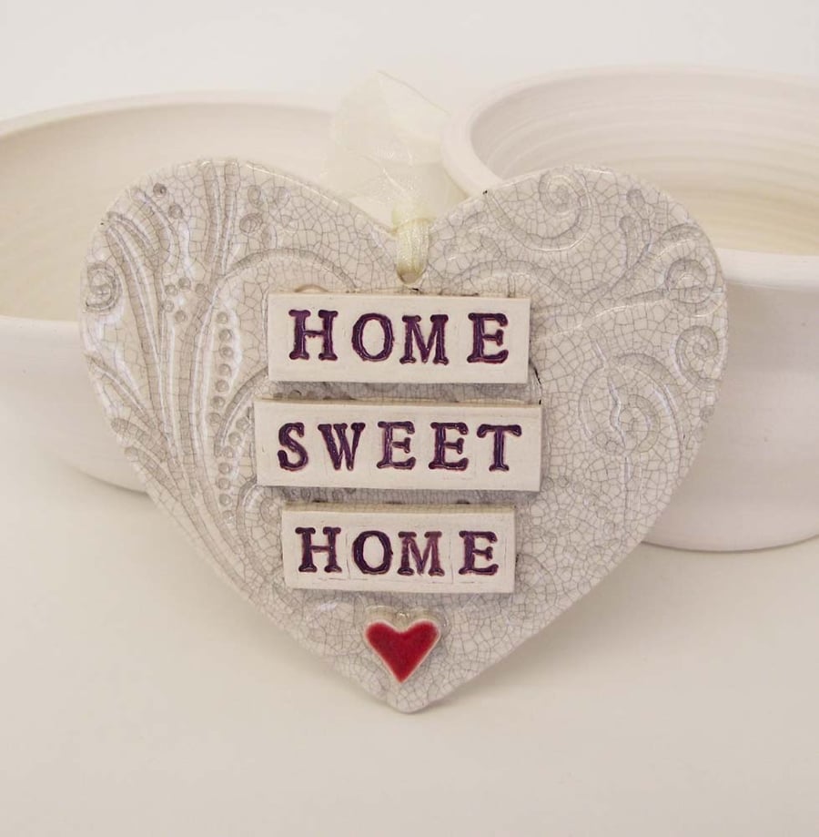 Ceramic heart decoration Home Sweet Home.