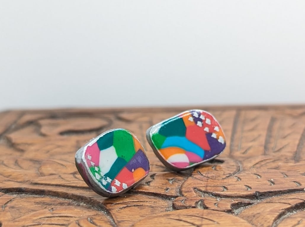 Jewel colour burst rectangular studs