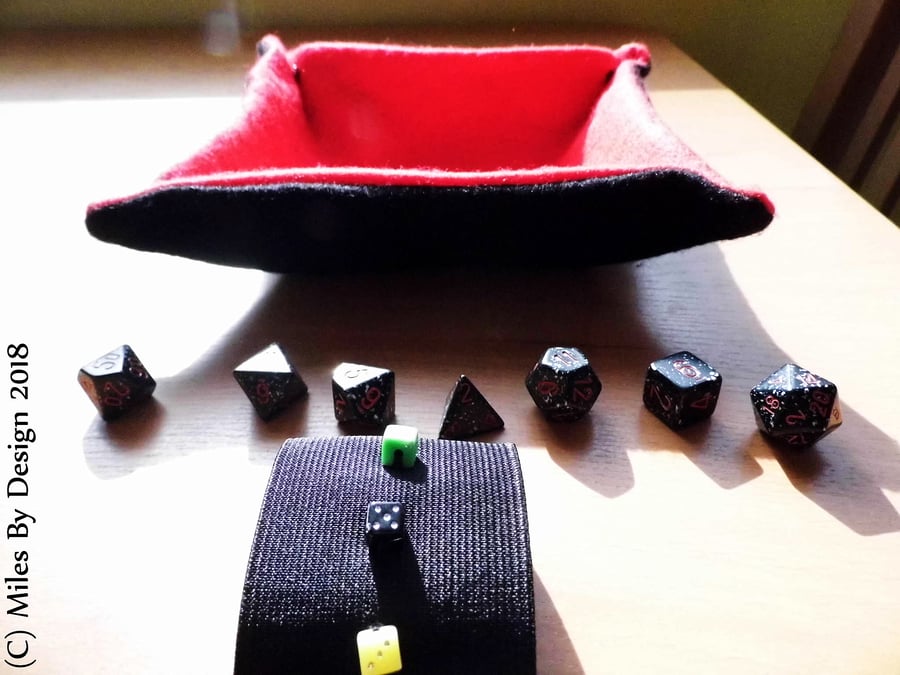 Roll Up Gamer's Dice Tray With Dice Included
