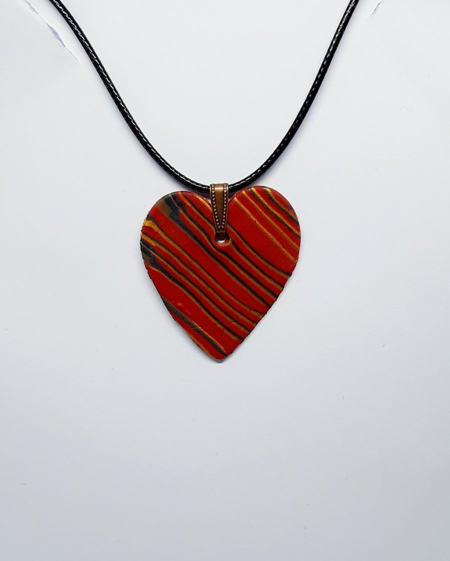 Striped pendant necklace 