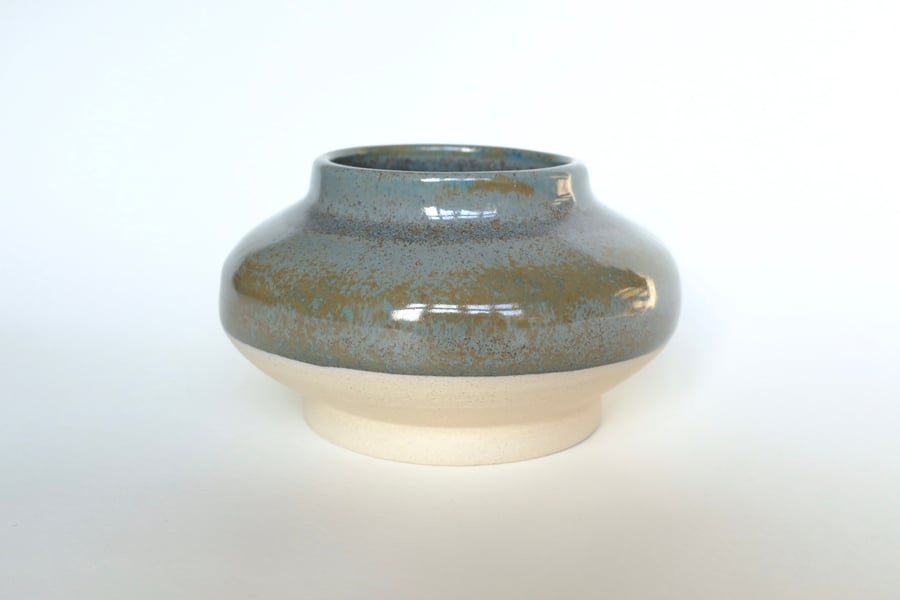 Ceramic pot