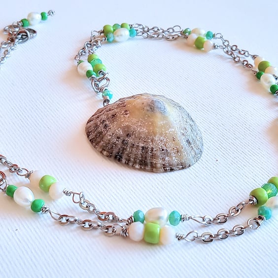 Beaded chain limpet shell necklace with pearls