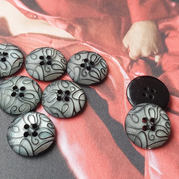 9 16" 15mm 24L Grey Pearl LASER Button (polyester)