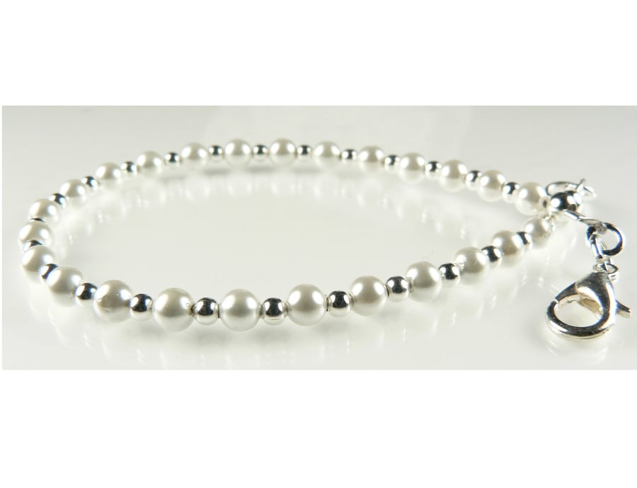 Shell pearl beaded bracelet with lobster clasp, sterling silver