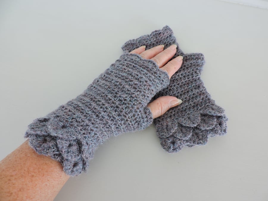  Fingerless Crochet Mitts with Dragon Scale Cuffs Ash Grey with Alpaca