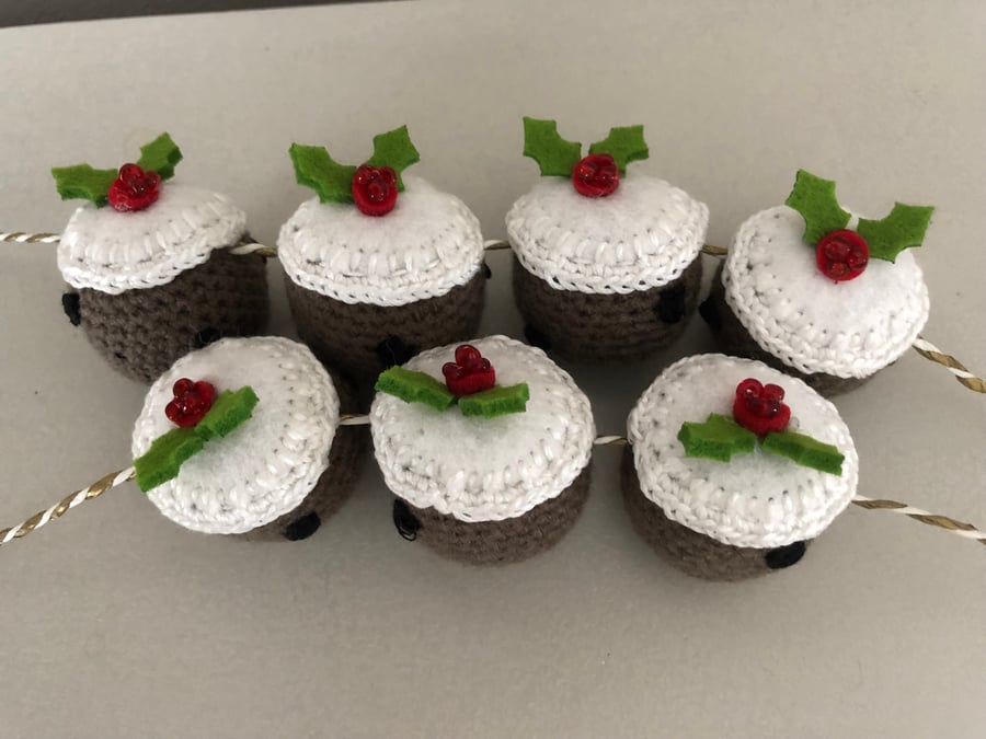 Christmas Pudding garland, crochet and felt Christmas decoration