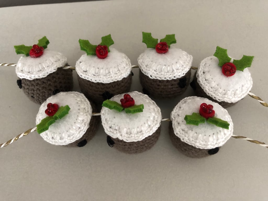 Christmas Pudding garland, crochet and felt Christmas decoration