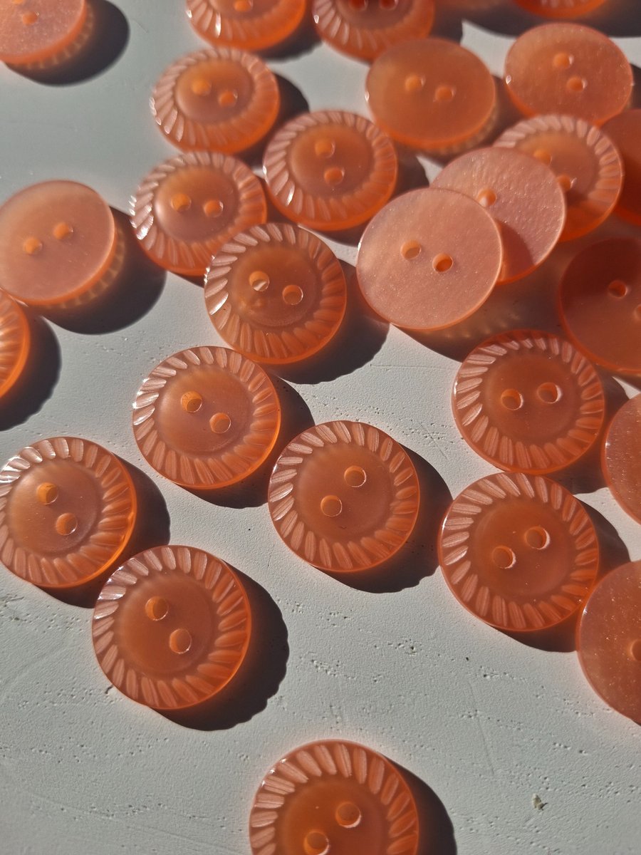 45 x Acrylic Salmon Pink 18mm 2 Hole Round Buttons