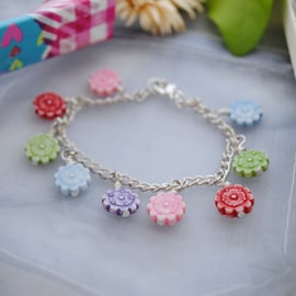 Child-flower charm bracelet
