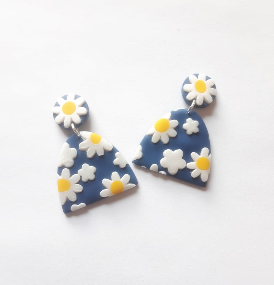 Daisy earrings, Polymer clay daisy arches, Summer earrings, Floral jewellery