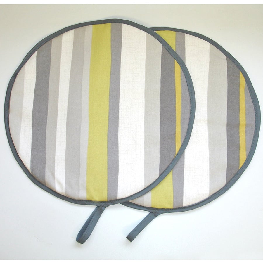 Aga Hob Lid Mat Pad Hat Round Cover Surface Saver Grey and Yellow Stripes