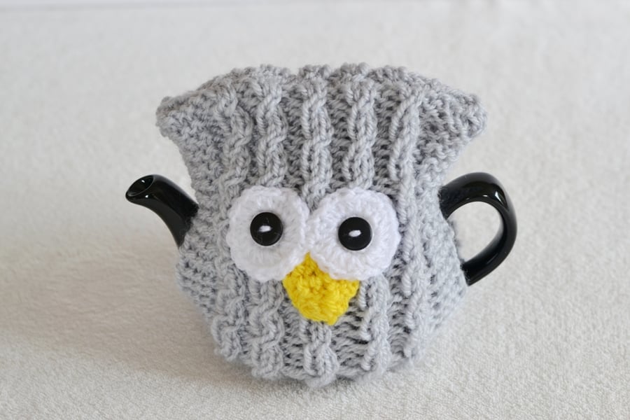  1 - 2 Cup Hand Knitted Owl Tea cosy Pot Cover