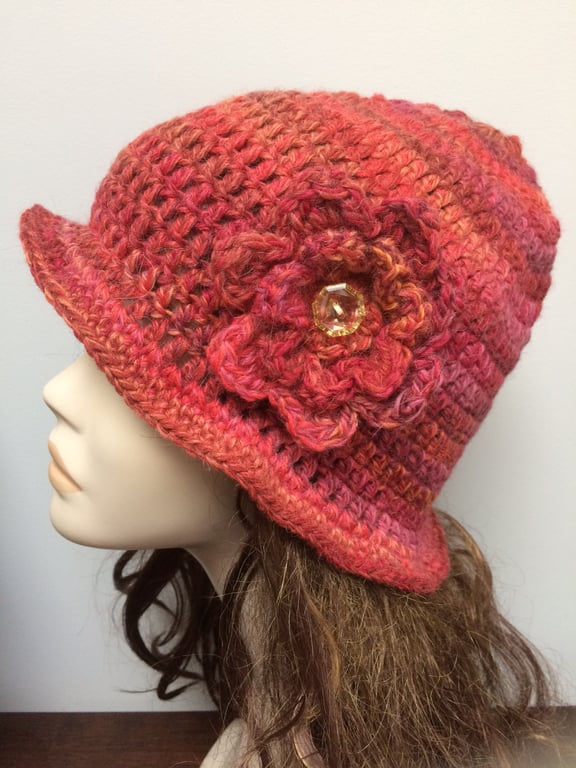 Hand Crocheted 1920s Flapper Hat Beanie Autumn Colours Red Orange Gold Brown