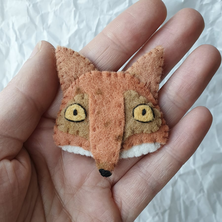 Felt Fox Pin Brooch Badge - Wide Eyed