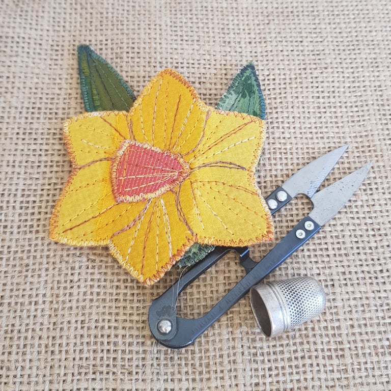 Daffodil silk brooch 