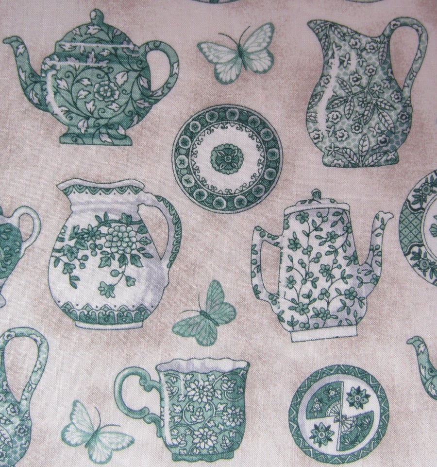 Teapot, jug, cup and plate FQ