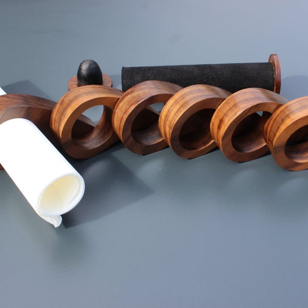 Handcrafted Set of 6 Elegant Walnut Napkin Rings - Stylish Tableware