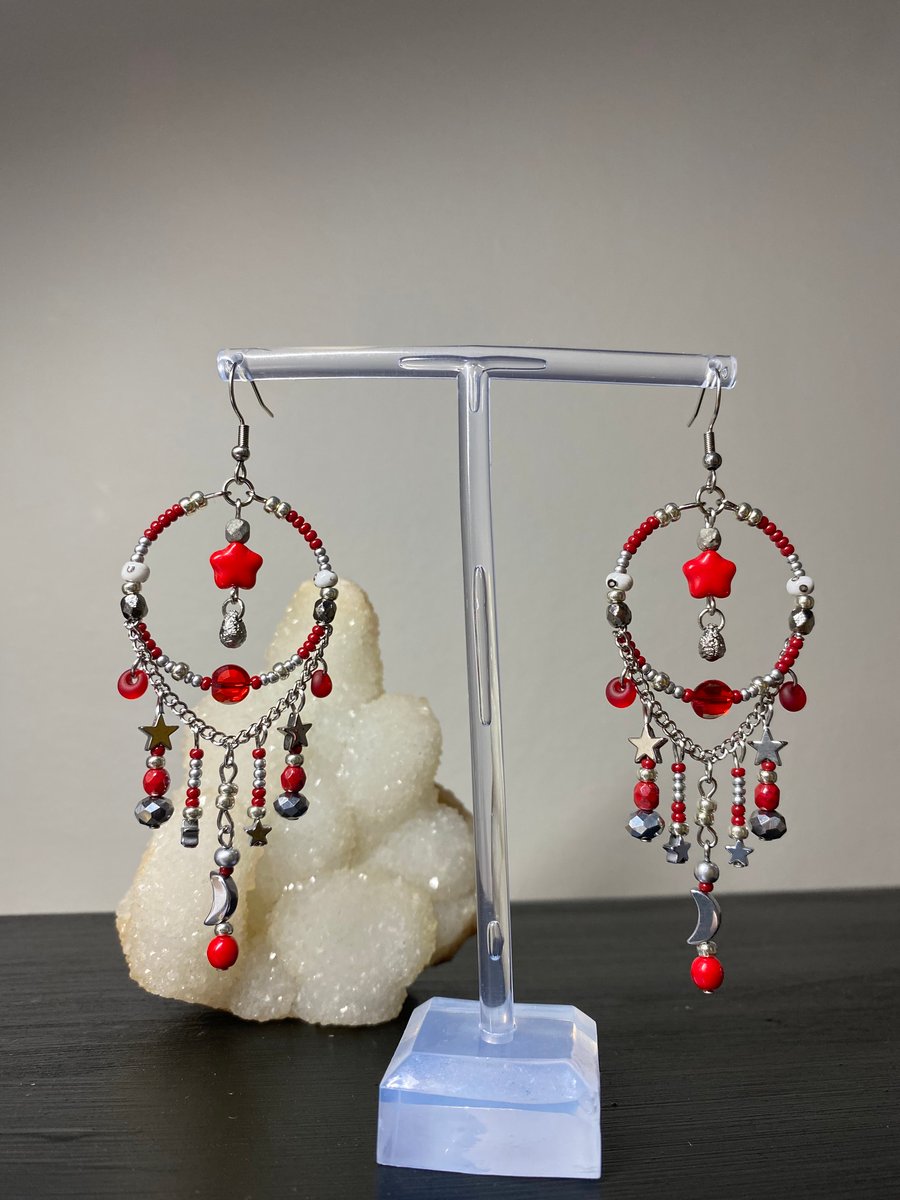 Kamaria - Red star earrings 
